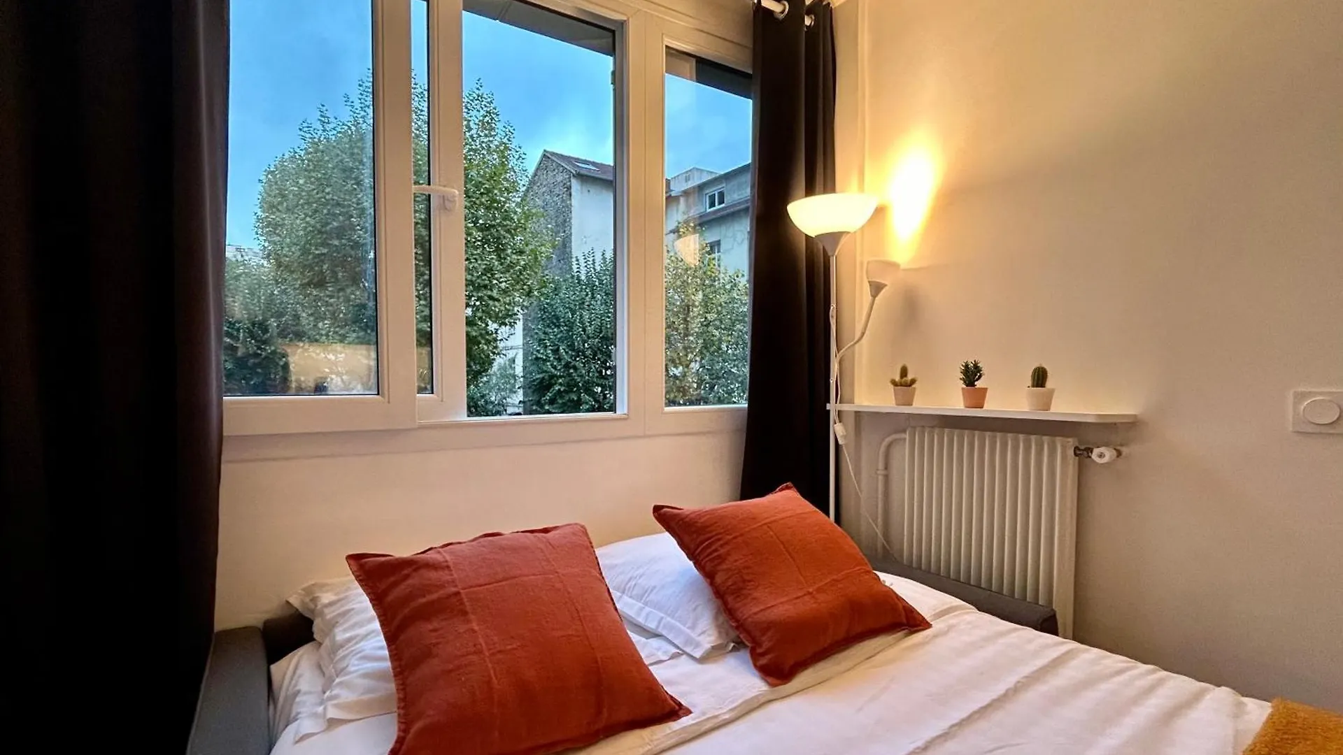 Apartment Fully Equipped Studio Near Metro Paris