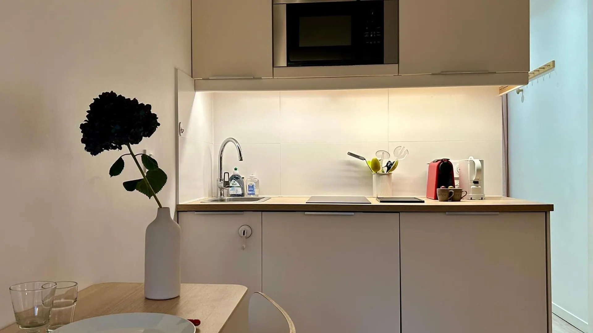 Fully Equipped Studio Near Metro Paris