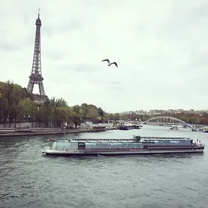Eiffel Tower Champs De Mars Appartamento