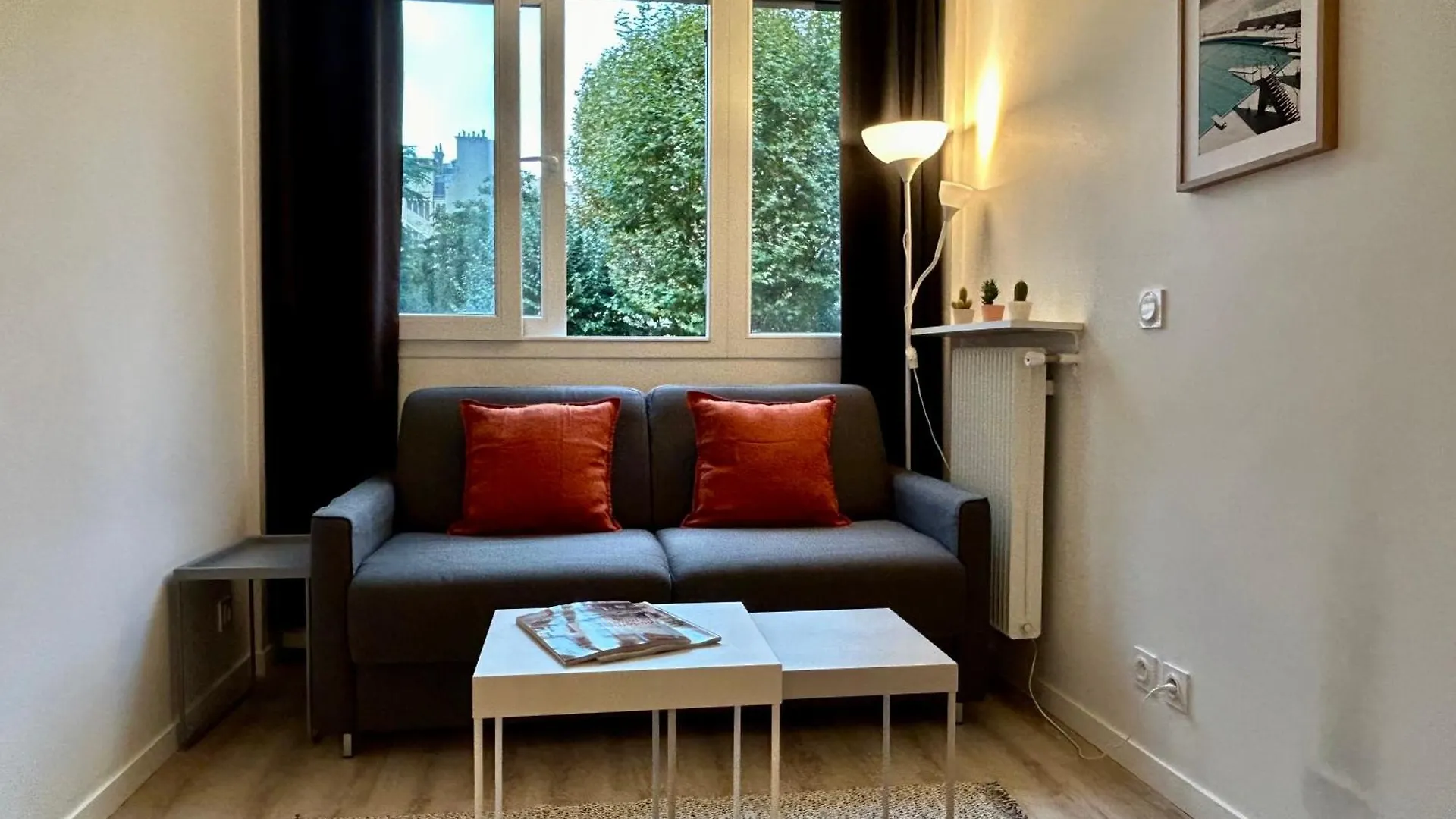 Fully Equipped Studio Near Metro Paris 0*,  France